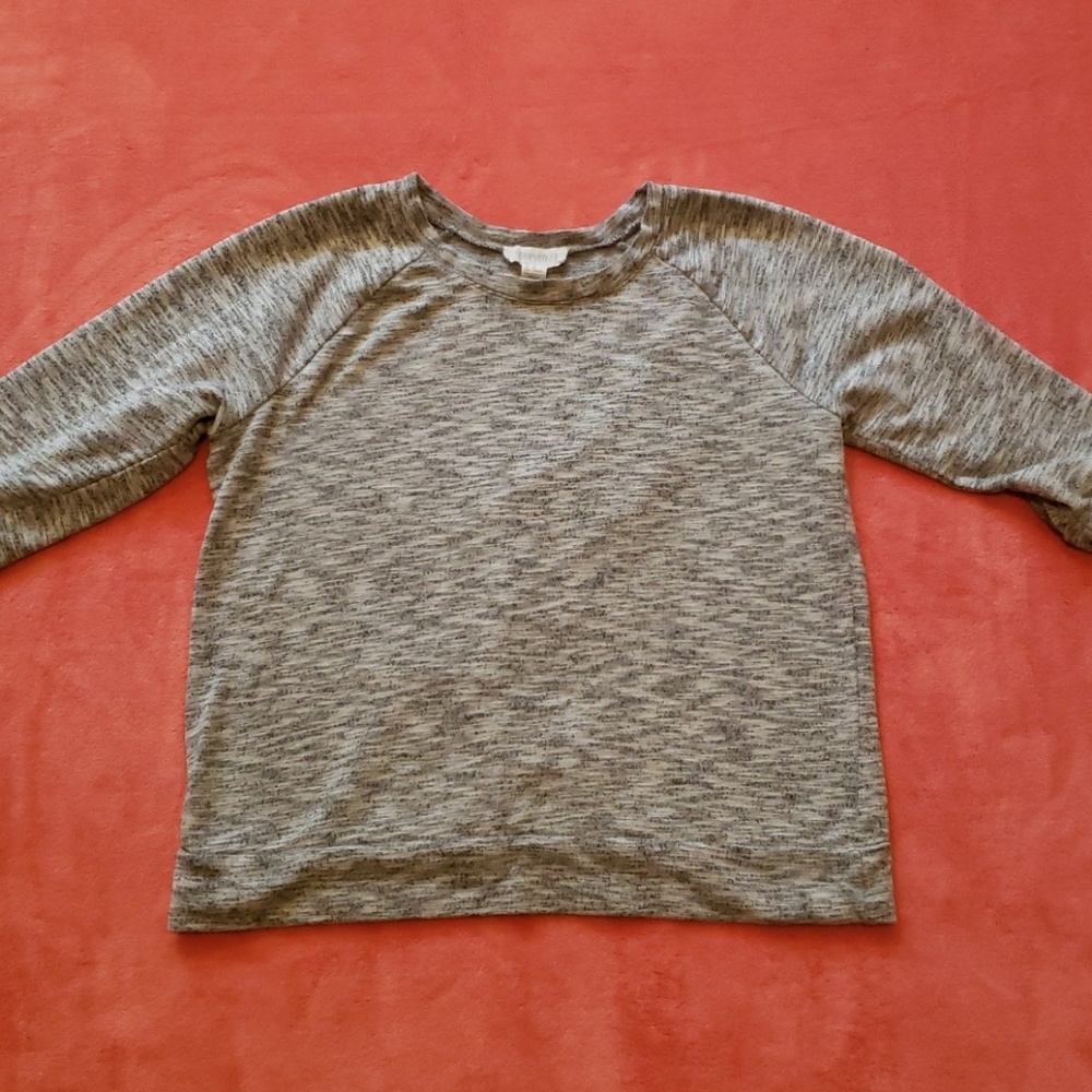 Heathered grey baseball tee
